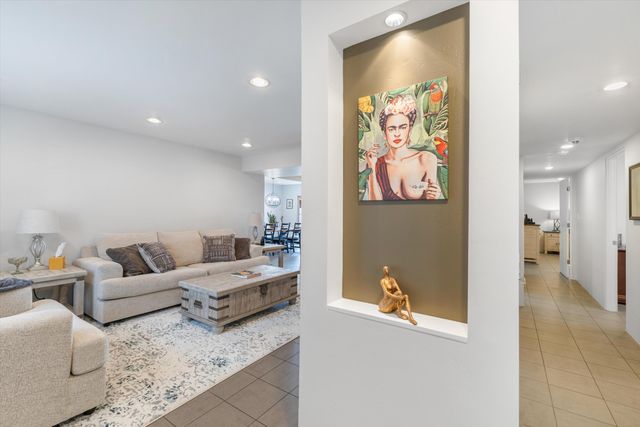 905 56th Street NW, Albuquerque, NM 87105