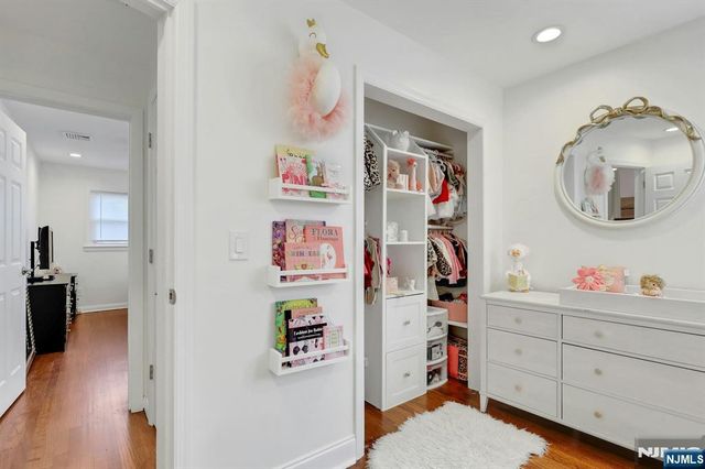 384 Mountain Avenue, Twp Of Washington, NJ 07676