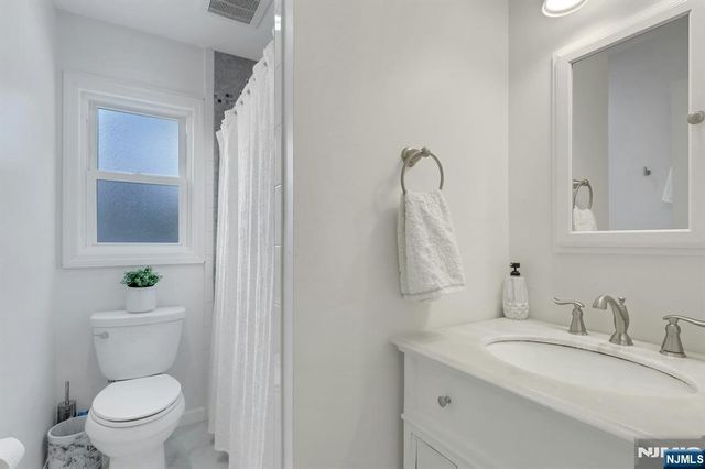 384 Mountain Avenue, Twp Of Washington, NJ 07676