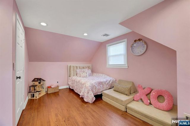 384 Mountain Avenue, Twp Of Washington, NJ 07676