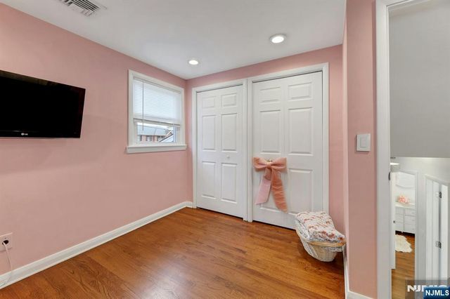 384 Mountain Avenue, Twp Of Washington, NJ 07676