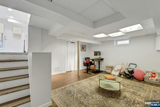 384 Mountain Avenue, Twp Of Washington, NJ 07676