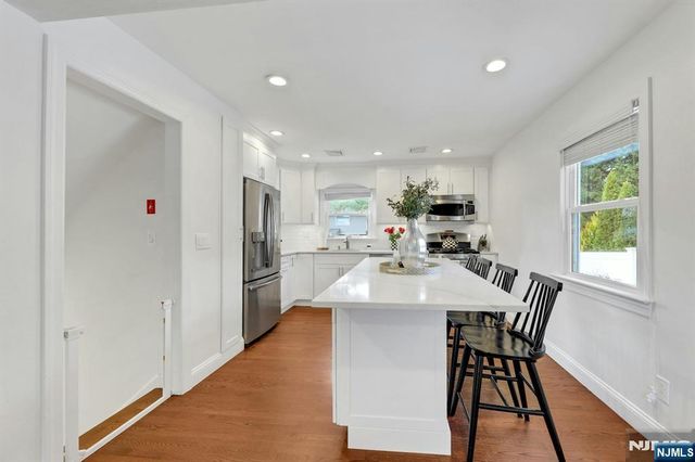 384 Mountain Avenue, Twp Of Washington, NJ 07676