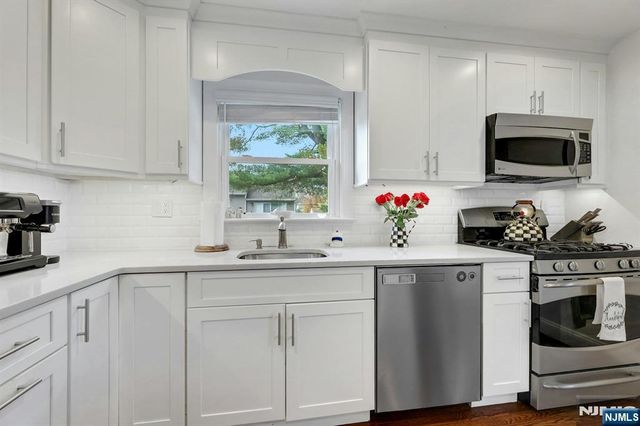 384 Mountain Avenue, Twp Of Washington, NJ 07676