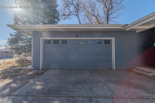 816 S Circle Drive, Colorado Springs, CO 80910