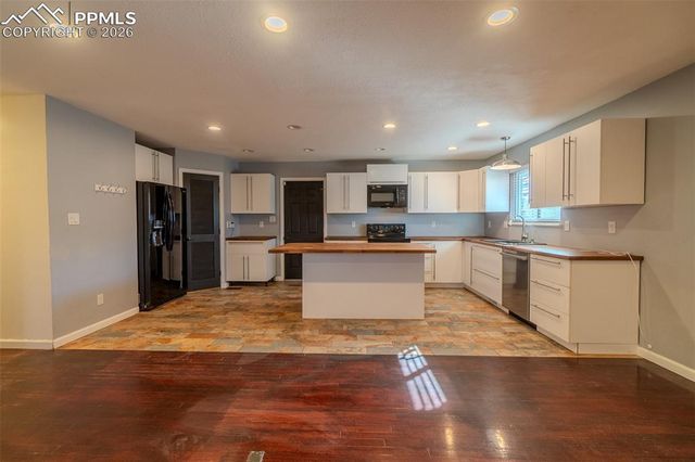 816 S Circle Drive, Colorado Springs, CO 80910