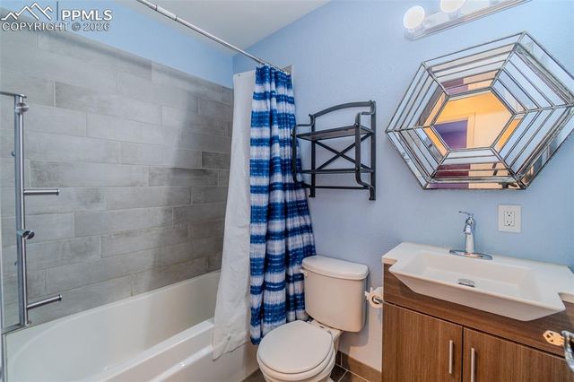 816 S Circle Drive, Colorado Springs, CO 80910