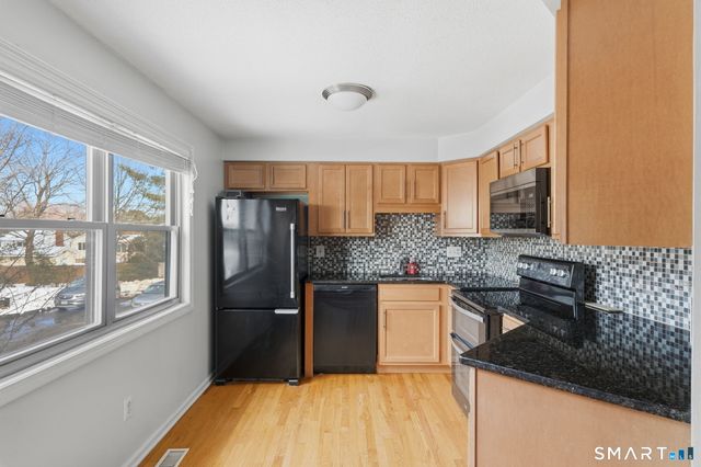 73 Metacomet Drive 73, Meriden, CT 06450