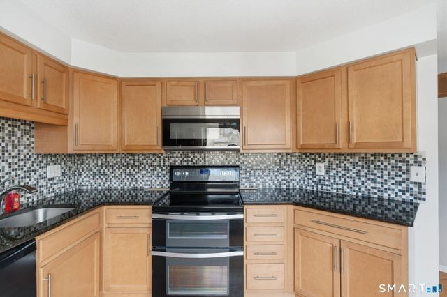 73 Metacomet Drive 73, Meriden, CT 06450