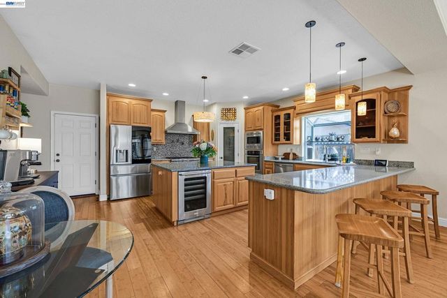 34515 Bentley Ct, Fremont, CA 94555