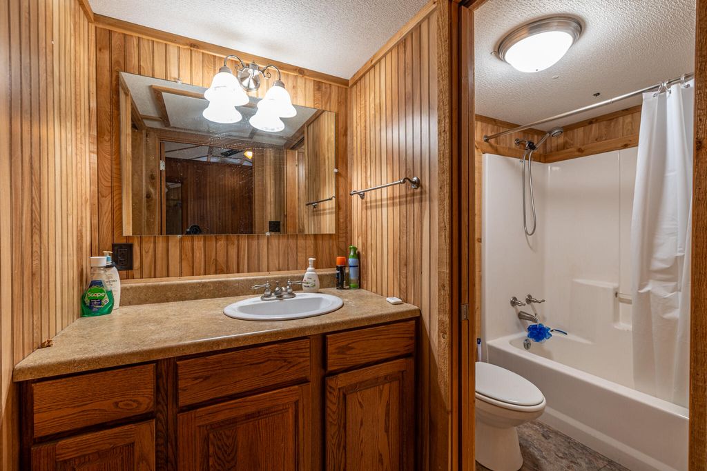Image 10 of property listing at 3499 Big Bear Run, Ozona, TX 76943