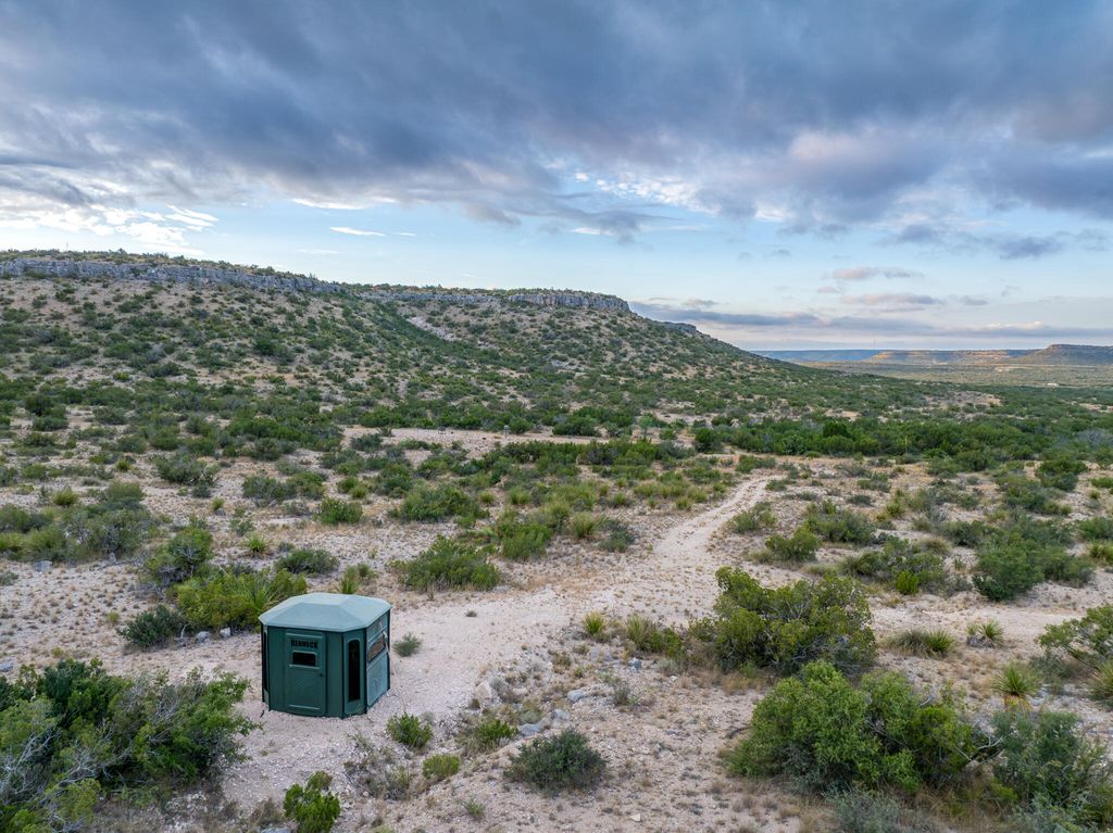 Image 15 of property listing at 3499 Big Bear Run, Ozona, TX 76943