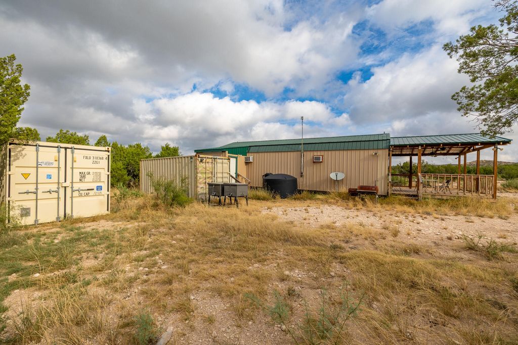 Image 39 of property listing at 3499 Big Bear Run, Ozona, TX 76943