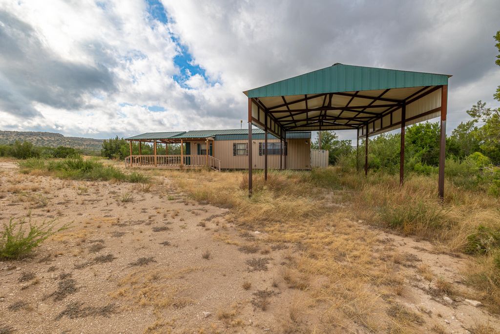 Image 5 of property listing at 3499 Big Bear Run, Ozona, TX 76943