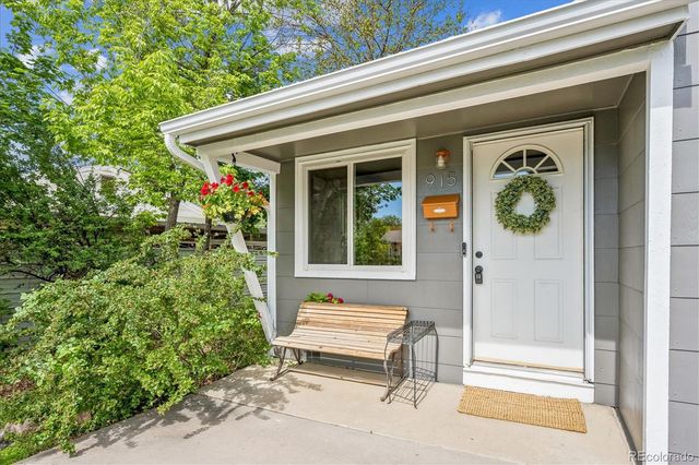 915 Newark Street, Aurora, CO 80010