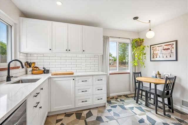 915 Newark Street, Aurora, CO 80010