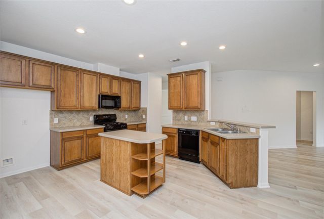 2030 Creek Shore Lane, Pearland, TX 77581