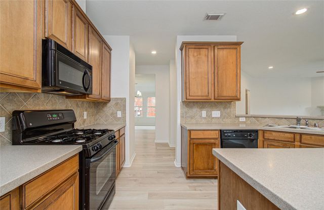 2030 Creek Shore Lane, Pearland, TX 77581