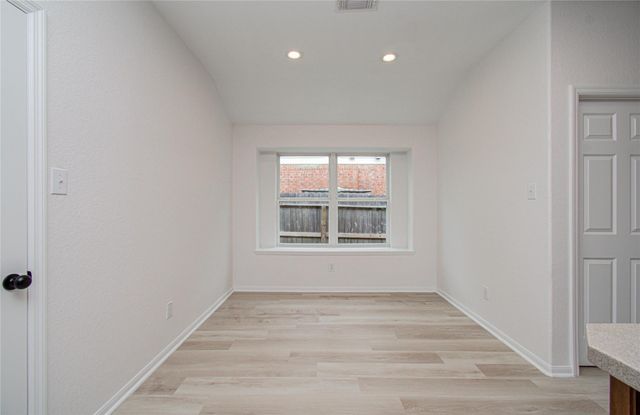 2030 Creek Shore Lane, Pearland, TX 77581