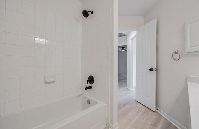 2030 Creek Shore Lane, Pearland, TX 77581