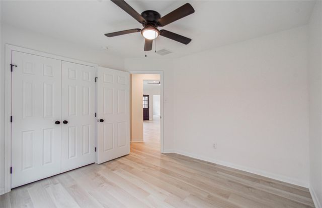 2030 Creek Shore Lane, Pearland, TX 77581