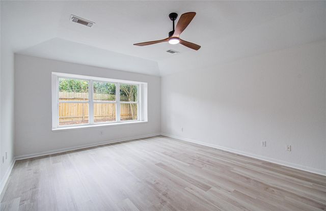 2030 Creek Shore Lane, Pearland, TX 77581