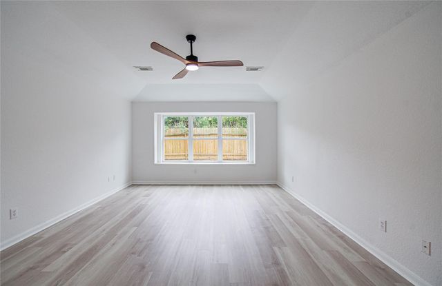 2030 Creek Shore Lane, Pearland, TX 77581