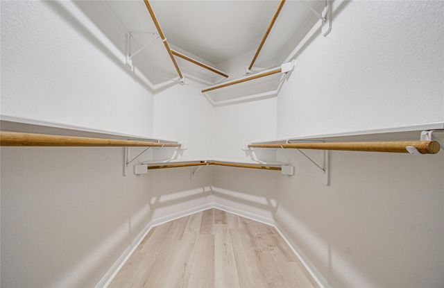 2030 Creek Shore Lane, Pearland, TX 77581