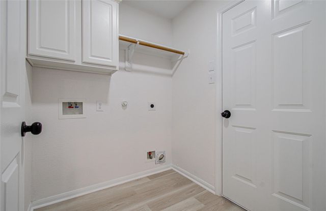 2030 Creek Shore Lane, Pearland, TX 77581