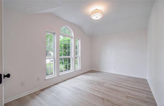 2030 Creek Shore Lane, Pearland, TX 77581