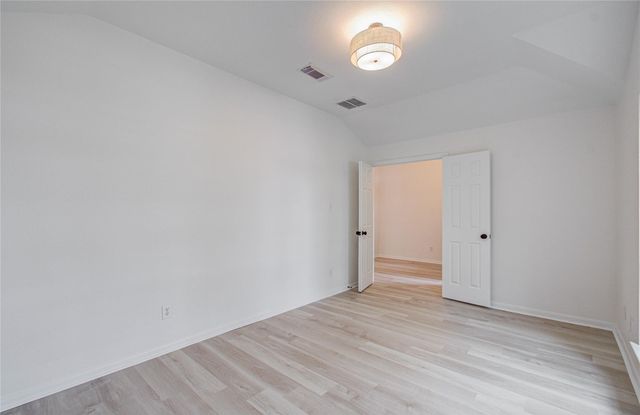 2030 Creek Shore Lane, Pearland, TX 77581