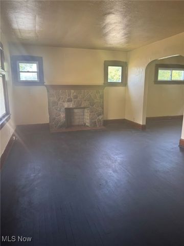 102 E Boston Avenue, Youngstown, OH 44507