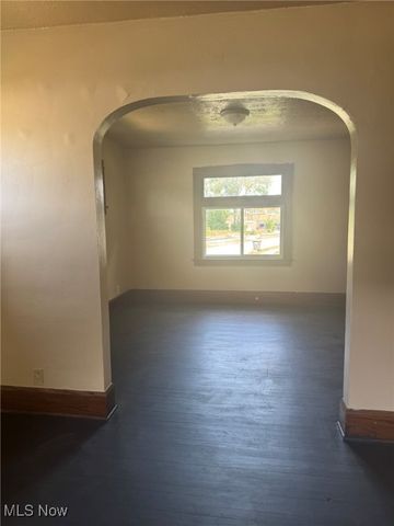 102 E Boston Avenue, Youngstown, OH 44507