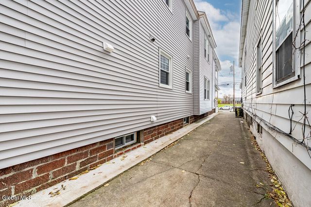 573 Washington Avenue, Albany, NY 12206