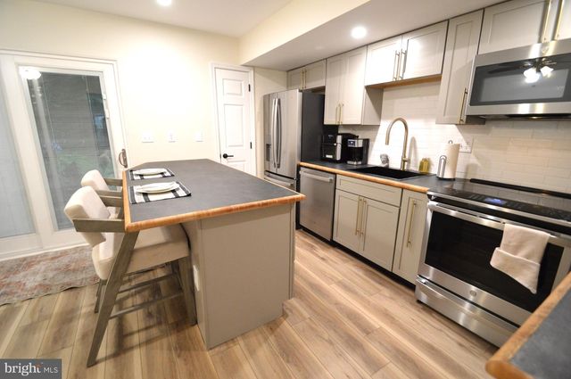 138 CREEKSIDE CT, Newark, DE 19702