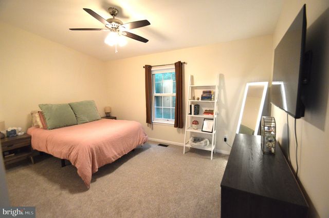 138 CREEKSIDE CT, Newark, DE 19702