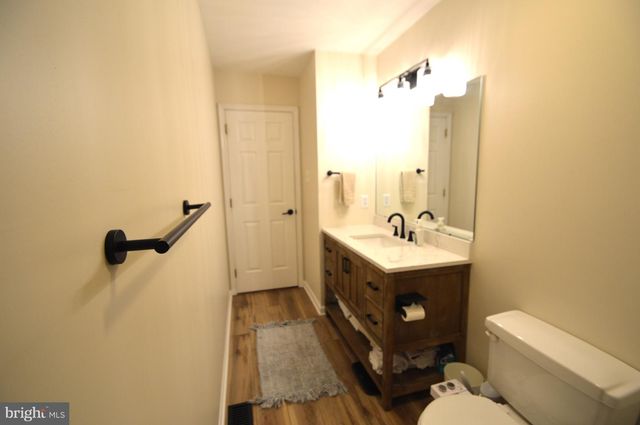 138 CREEKSIDE CT, Newark, DE 19702