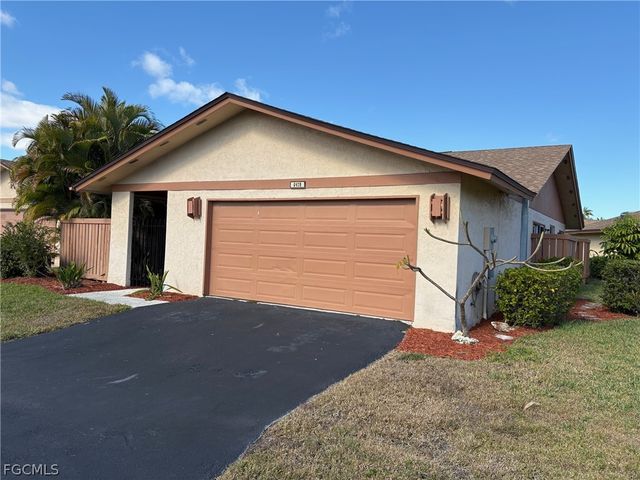 6479 Royal Woods DR, Fort Myers, FL 33908