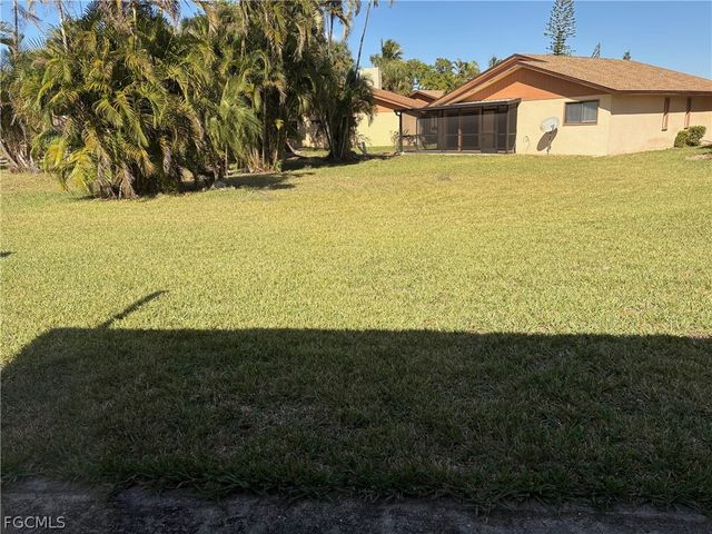 6479 Royal Woods DR, Fort Myers, FL 33908