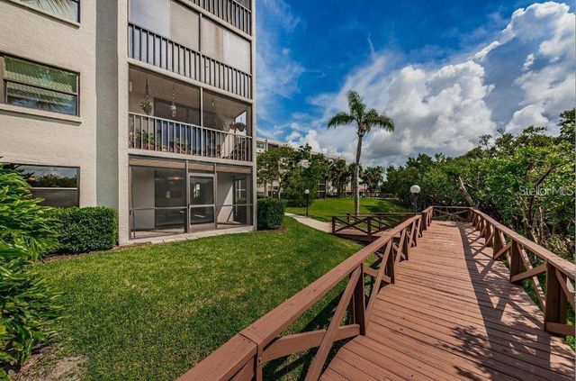 1316 PASADENA AVENUE S 407, South Pasadena, FL 33707