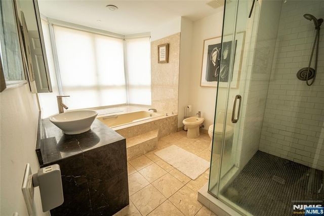 130 Kensington Drive, Fort Lee, NJ 07024