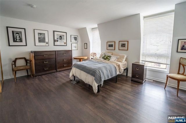 130 Kensington Drive, Fort Lee, NJ 07024