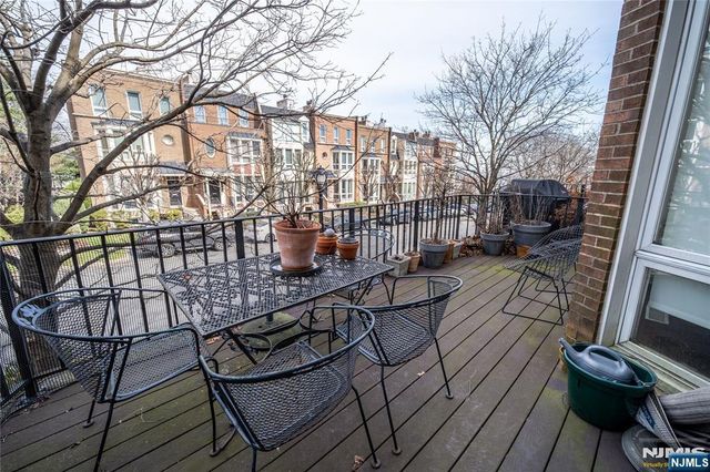 130 Kensington Drive, Fort Lee, NJ 07024