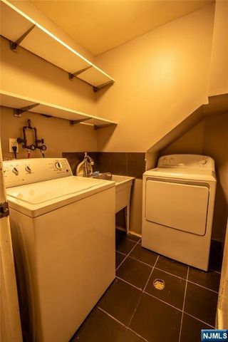 130 Kensington Drive, Fort Lee, NJ 07024