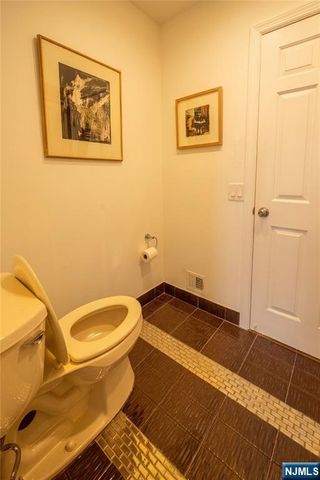 130 Kensington Drive, Fort Lee, NJ 07024