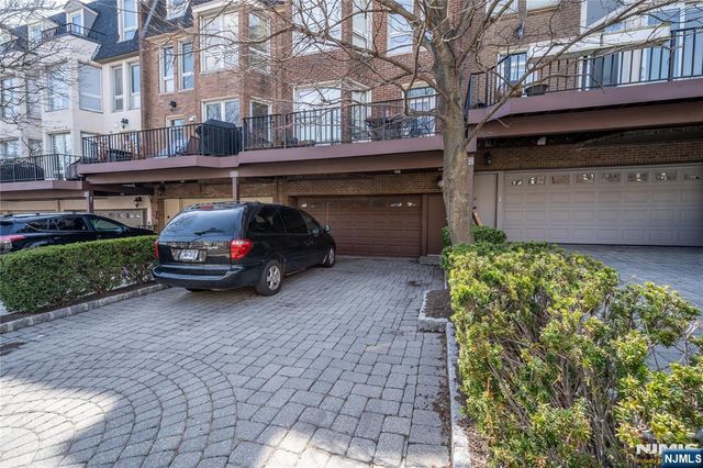 130 Kensington Drive, Fort Lee, NJ 07024