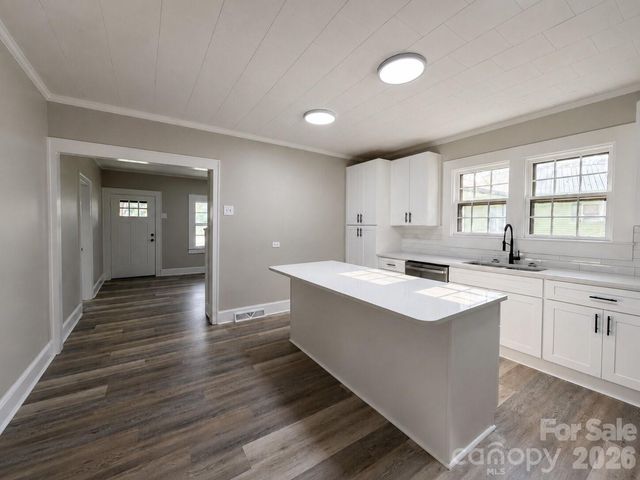 113 Mountain View Street, Morganton, NC 28655