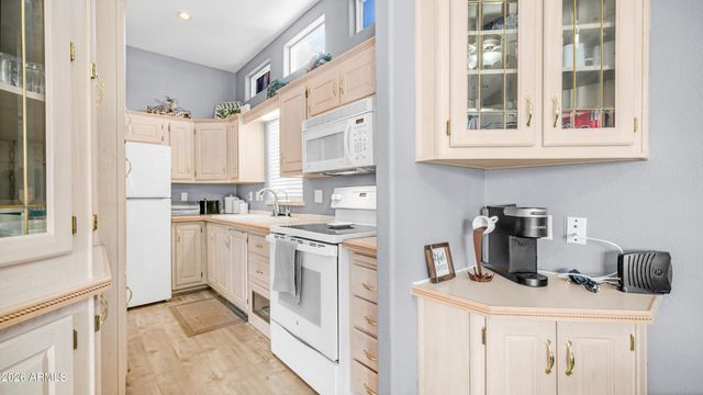 859 Aquamarine Drive, Apache Junction, AZ 85119