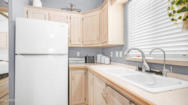 859 Aquamarine Drive, Apache Junction, AZ 85119