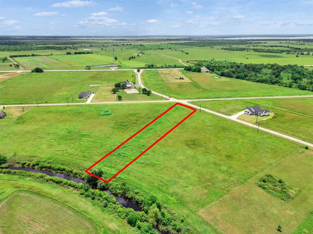 426 Chuckwagon Trail, Angleton, TX 77515